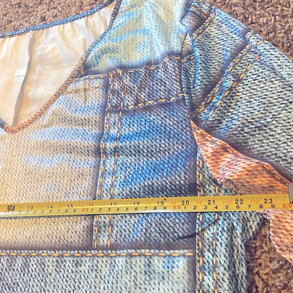 FOUR PACK Mid-Sleeve Satin V-Necks - Picture 7 of 7